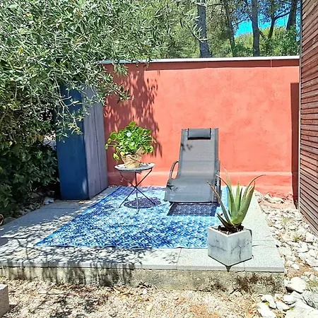 Chalet Du Rastel, Jacuzzi Et Terrasses Nîmes